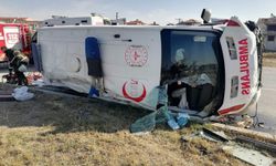 Edirne'de ambulans ve otomobil çarpıştı 7 kişi yaralandı