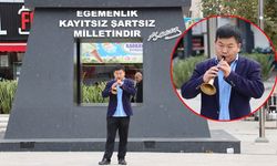 Çinli Tao, geleneksel müzik aletini Çerkezköy ve Kapaklı’da çalıyor