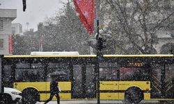 Bursa'da mevsimin ilk kar yağışı başladı