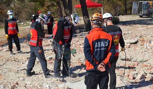 Olası Marmara depremine yönelik arama kurtarma tatbikatı gerçekleştirildi