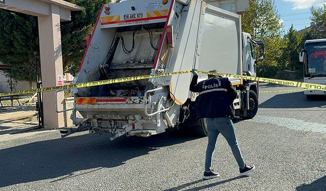 Çöp kamyonunun çarptığı kişi yaralandı