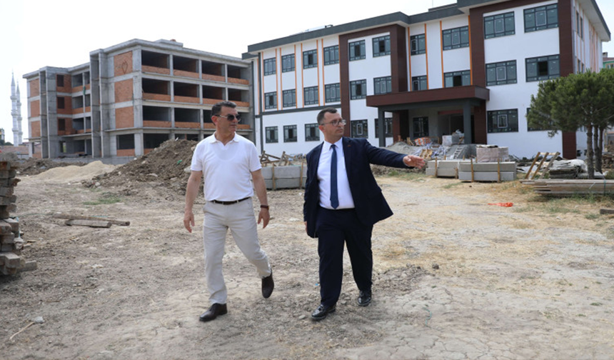 Başkan Çetin okul inşaatlarında incelemelerde bulundu