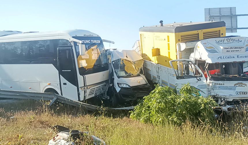 Saray’da feci kaza: 18 yaralı