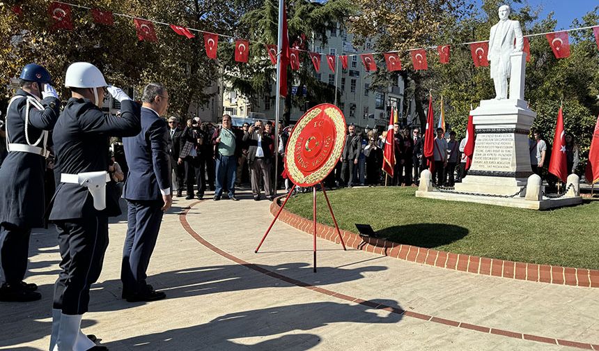 Tekirdağ’da 29 Ekim Cumhuriyet Bayramı dolayısıyla tören düzenlendi