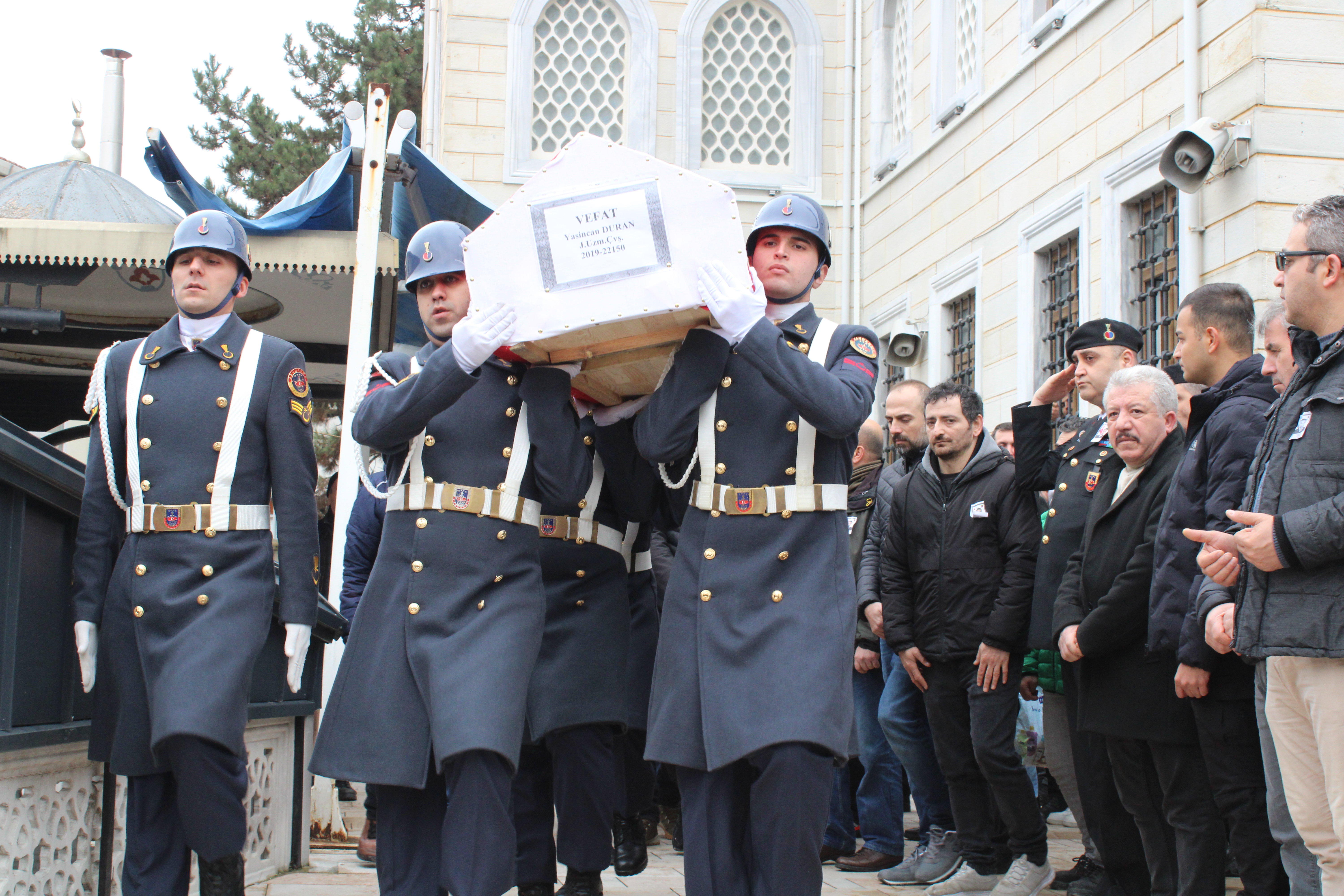 Genç uzaman çavuş gözyaşları içinde toprağa verildi (2)